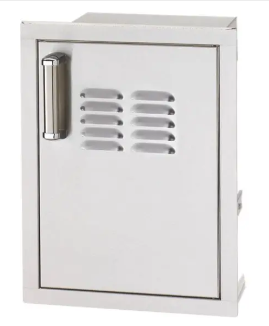 Fire Magic Premium Flush 14-Inch Right-Hinged Single Access Door w/tank tray and Louvers-53820SC-TR